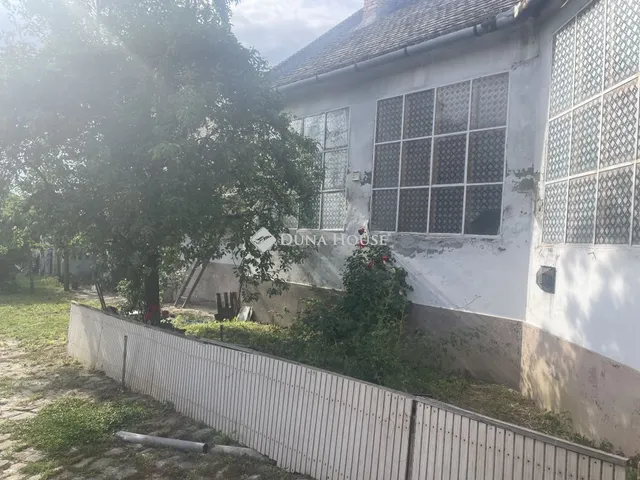 Eladó ház Érsekcsanád 140 nm