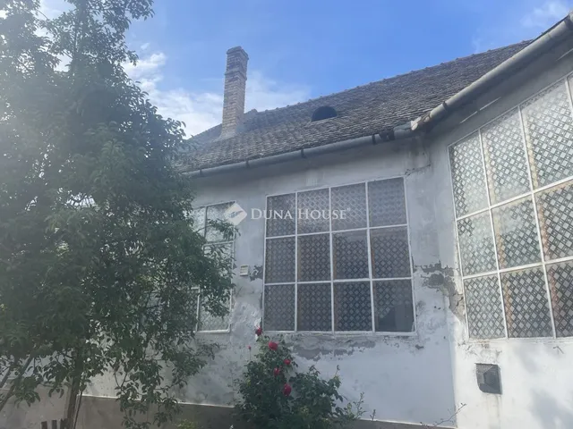 Eladó ház Érsekcsanád, Dózsa György út 140 nm