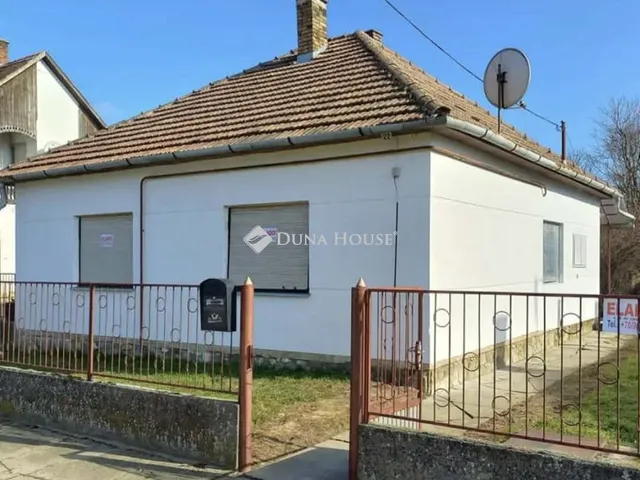Eladó ház Dávod, Erkel Ferenc utca 167 nm