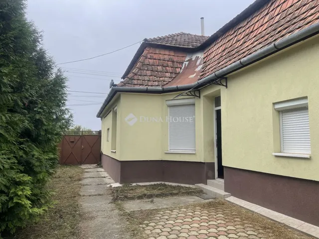 Eladó ház Nagybaracska, Szent István utca 100 nm