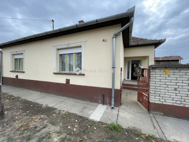 Eladó ház Mélykút 72 nm