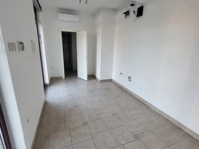 Eladó kereskedelmi és ipari ingatlan Budapest IV. kerület, Káposztásmegyer 18 nm