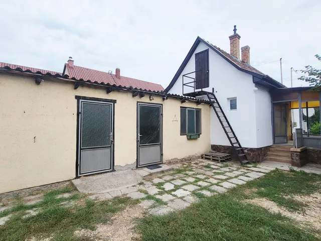 Eladó ház Siófok 42 nm