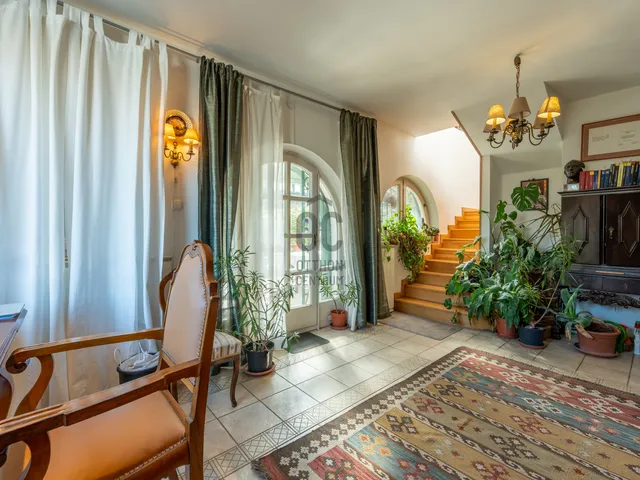 Eladó ház Budapest II. kerület, Budaliget 310 nm