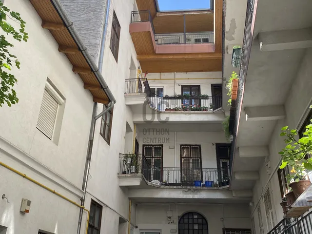 Eladó lakás Budapest VI. kerület 105 nm