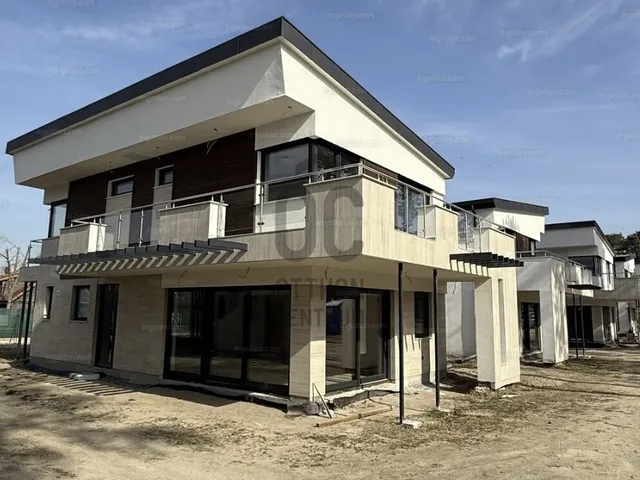 Eladó ház Siófok, Aranypart 150 nm