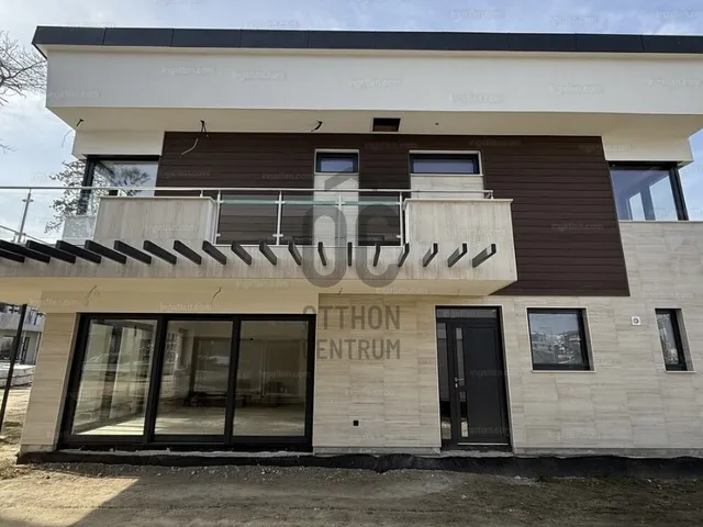 Eladó ház Siófok, Aranypart, Baross Gábor utca 150 nm
