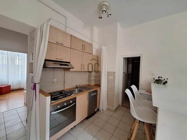 Kiadó lakás Budapest V. kerület, Bank negyed 54 nm