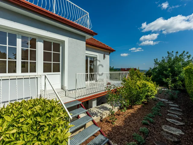 Eladó ház Budapest III. kerület, Táborhegy 174 nm