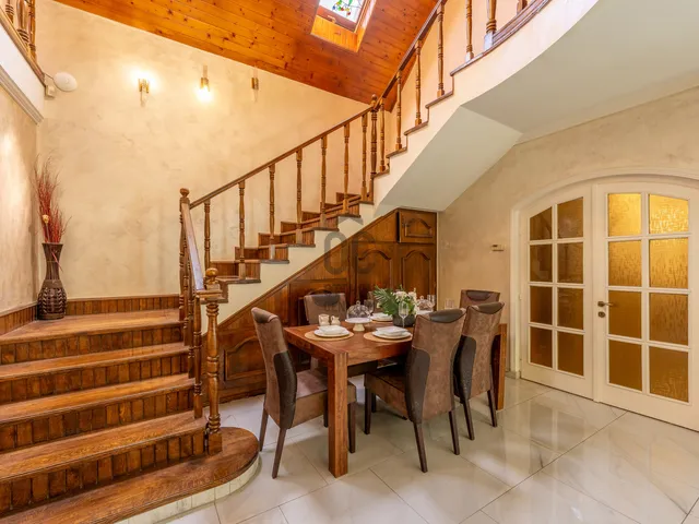 Eladó ház Budapest XVI. kerület, Rákosszentmihály, Nefelejcs utca 250 nm