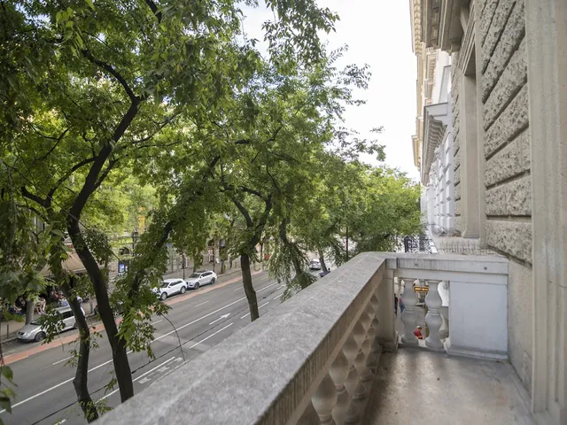 Kiadó lakás Budapest VI. kerület, Andrássy út 131 nm