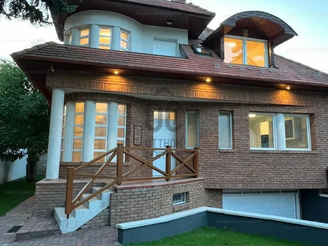 Eladó ház Budapest III. kerület, Rómaifürdő 252 nm