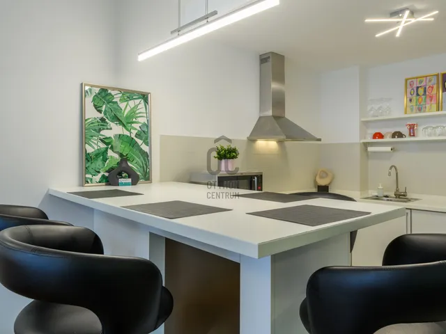 Kiadó lakás Budapest VI. kerület, Ó utca 67 nm