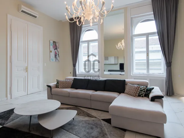 Kiadó lakás Budapest V. kerület, Belváros, Papnövelde utca 160 nm