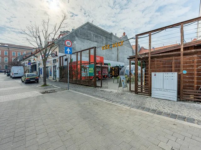 Eladó telek Budapest III. kerület, Bécsi út 375 nm