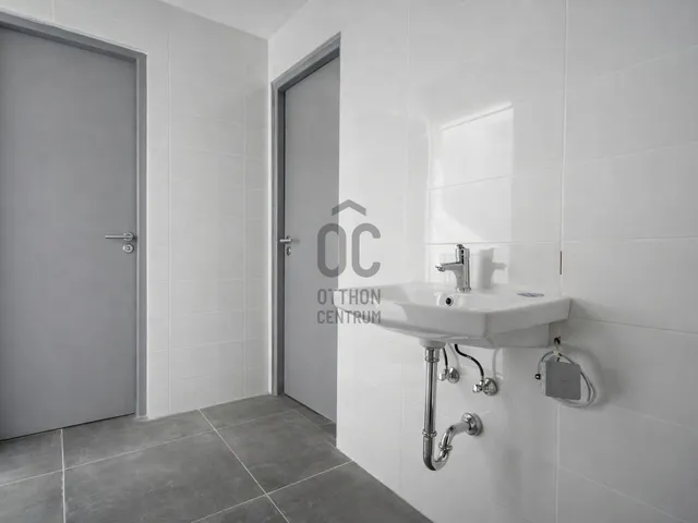 Kiadó kereskedelmi és ipari ingatlan Budaörs 240 nm