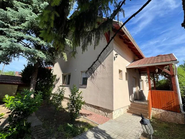 Eladó ház Érd 210 nm