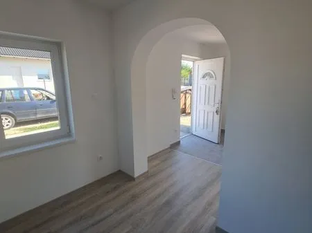 Kiadó ház Érd 70 nm
