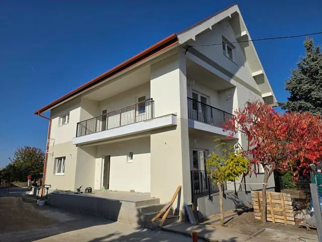 Eladó ház Besnyő 228 nm