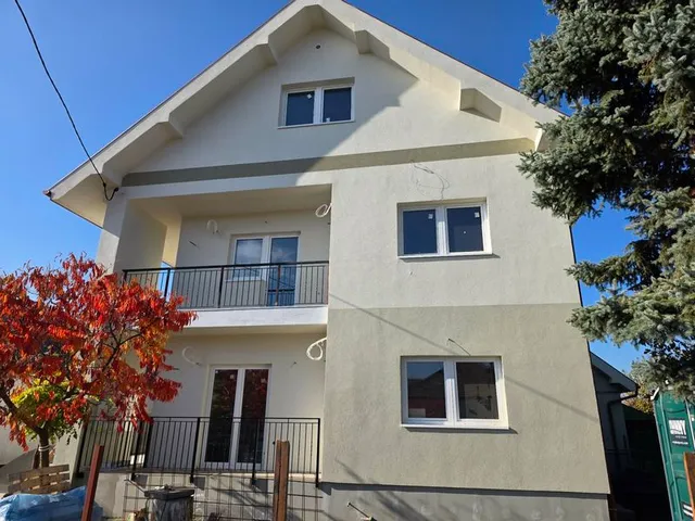 Eladó ház Besnyő 228 nm