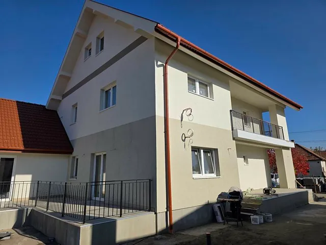 Eladó ház Besnyő 228 nm