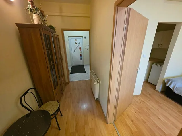 Kiadó kereskedelmi és ipari ingatlan Érd 49 nm