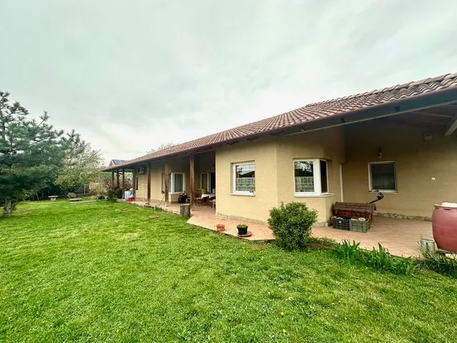 Eladó ház Diósd 165 nm