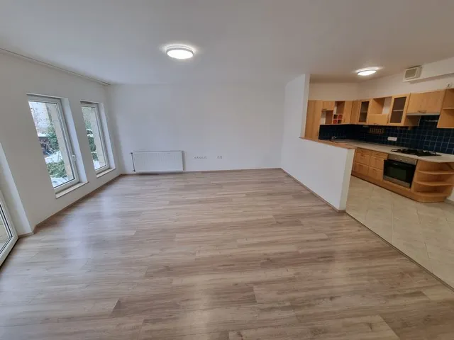 Kiadó lakás Érd 64 nm