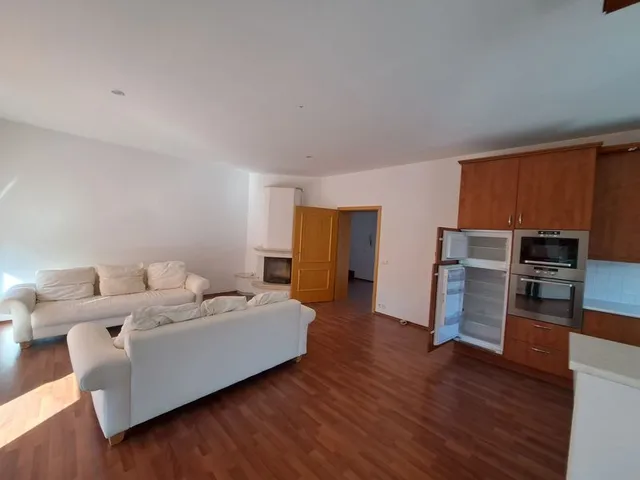 Kiadó ház Tárnok 220 nm