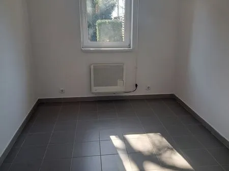 Kiadó ház Tárnok 30 nm