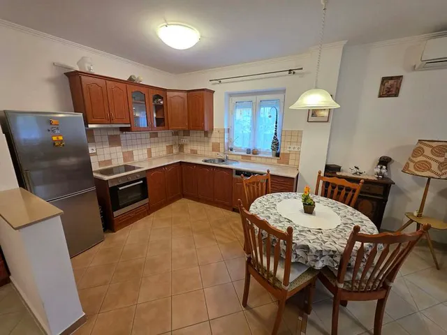 Eladó ház Érd 200 nm