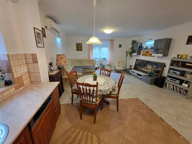 Eladó ház Érd 200 nm