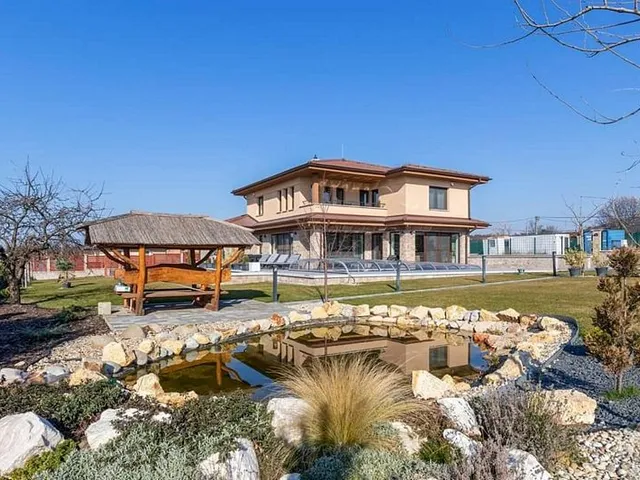 Eladó ház Érd 245 nm