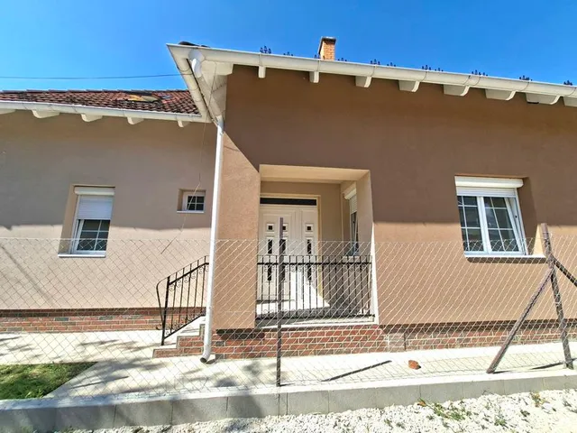 Eladó ház Százhalombatta 198 nm