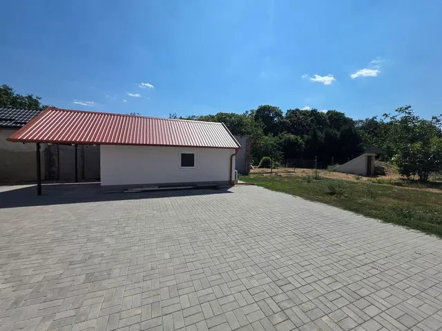 Eladó ház Besnyő 19 nm