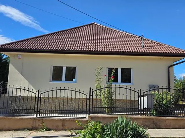 Kiadó ház Érd 100 nm