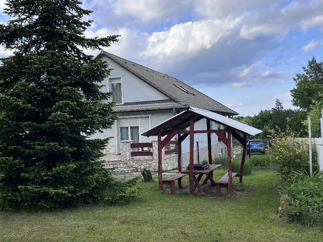 Eladó ház Sülysáp 200 nm