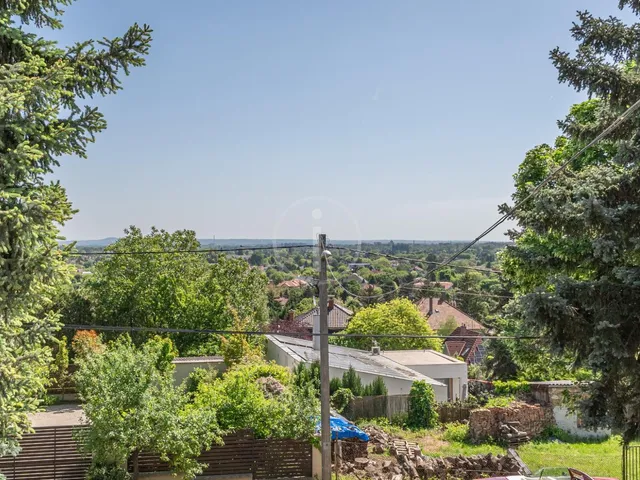 Eladó ház Budapest III. kerület, Csillaghegy 221 nm