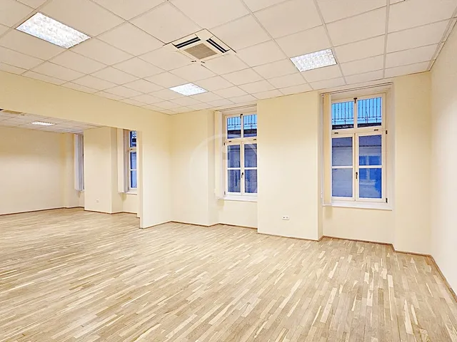 Kiadó kereskedelmi és ipari ingatlan Budapest V. kerület, Belváros 185 nm