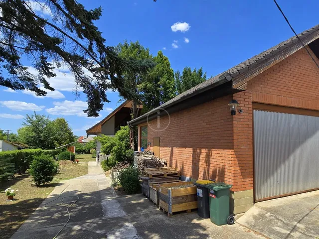 Eladó ház Csömör 238 nm