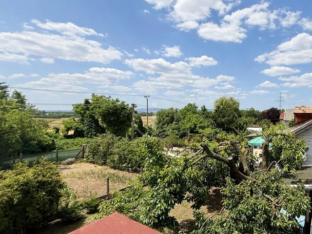 Eladó ház Csömör 238 nm