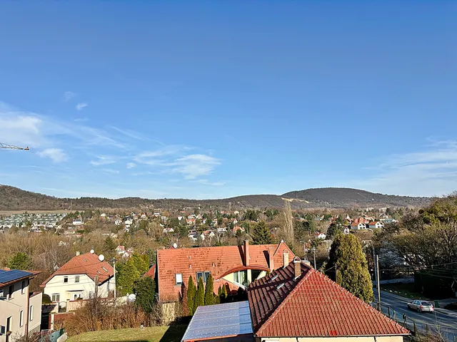 Kiadó ház Budapest II. kerület, Máriaremete 264 nm