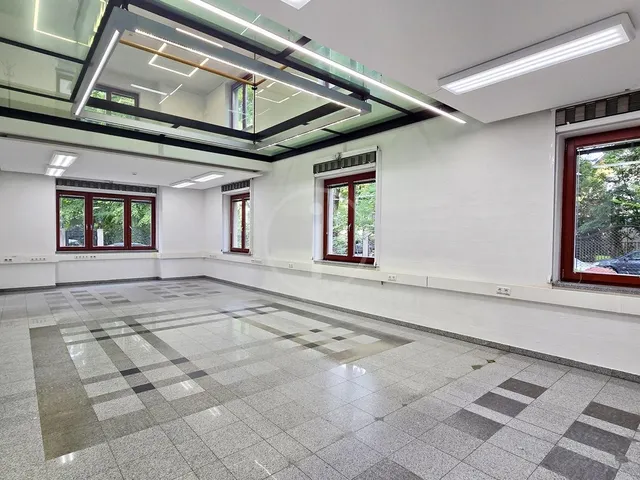 Eladó kereskedelmi és ipari ingatlan Budapest XIV. kerület, Herminamező 250 nm