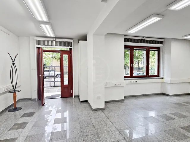 Eladó kereskedelmi és ipari ingatlan Budapest XIV. kerület, Törökőr 250 nm