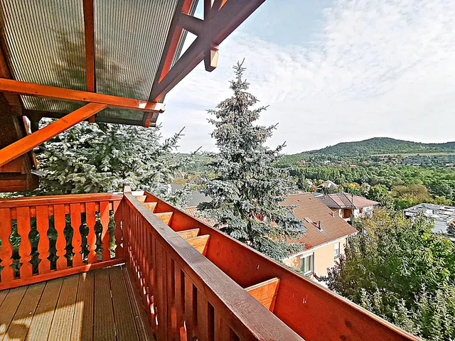 Kiadó ház Budapest II. kerület, Széphalom 264 nm