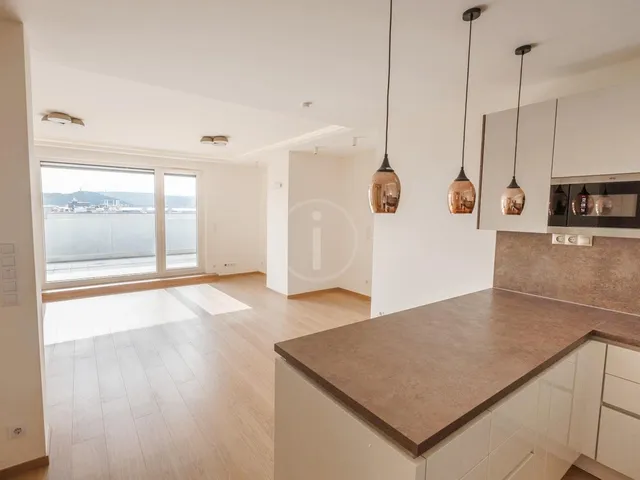 Kiadó lakás Budapest VIII. kerület, Corvin negyed 108 nm