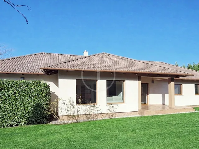 Kiadó ház Szada 150 nm