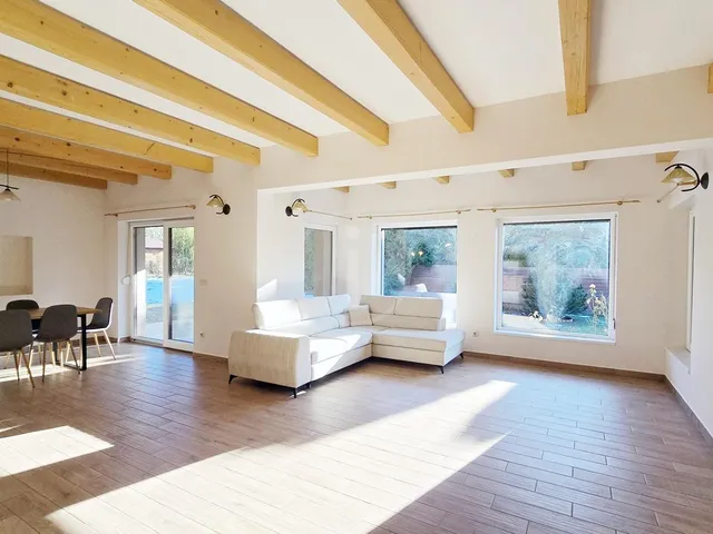 Kiadó ház Szada 150 nm