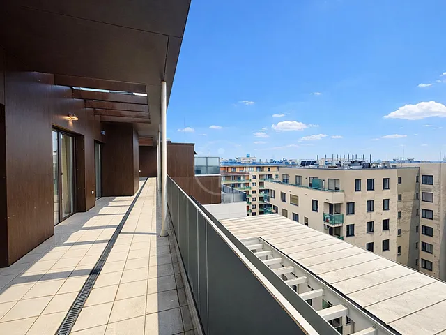 Kiadó kereskedelmi és ipari ingatlan Budapest VIII. kerület, Corvin negyed, Corvin sétány 108 nm