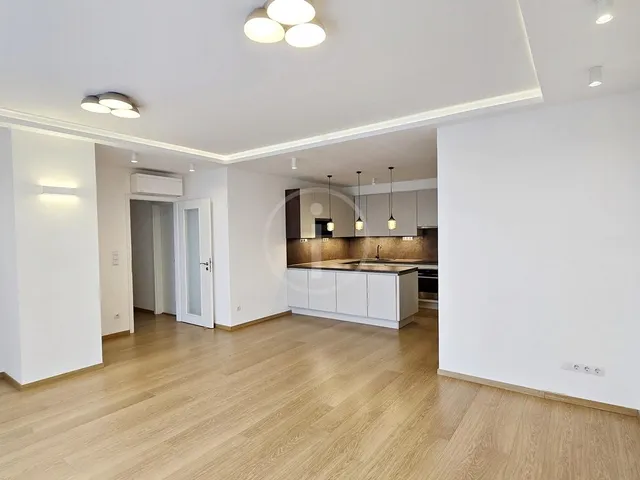 Kiadó kereskedelmi és ipari ingatlan Budapest VIII. kerület, Corvin negyed 140 nm